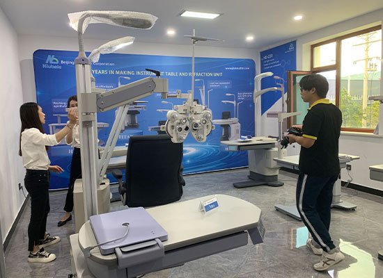 ophthalmic equipment livestream for customers