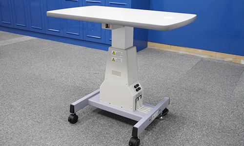 ophthalmic motorized table